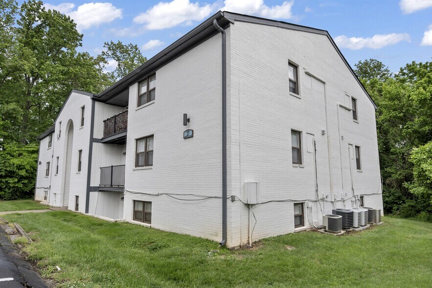 130 Jack Miller Blvd, Clarksville, TN à vendre - Photo du bâtiment - Image 3 de 48