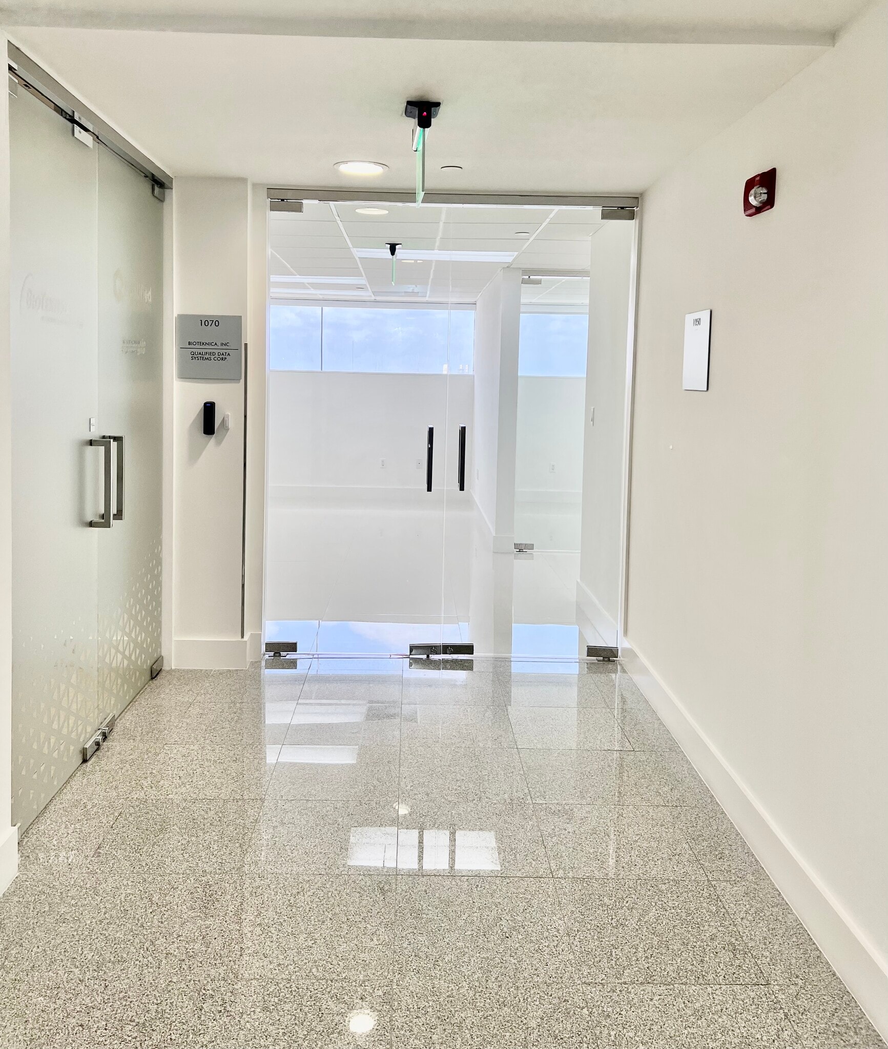 2100 Ponce De Leon Blvd, Coral Gables, FL for lease Interior Photo- Image 1 of 7