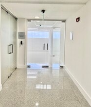 2100 Ponce De Leon Blvd, Coral Gables, FL for lease Interior Photo- Image 1 of 7