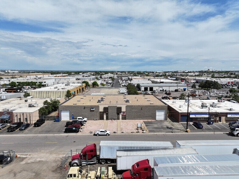 6863-6865 E 48th Ave, Denver, CO à vendre - Photo du bâtiment - Image 3 de 9