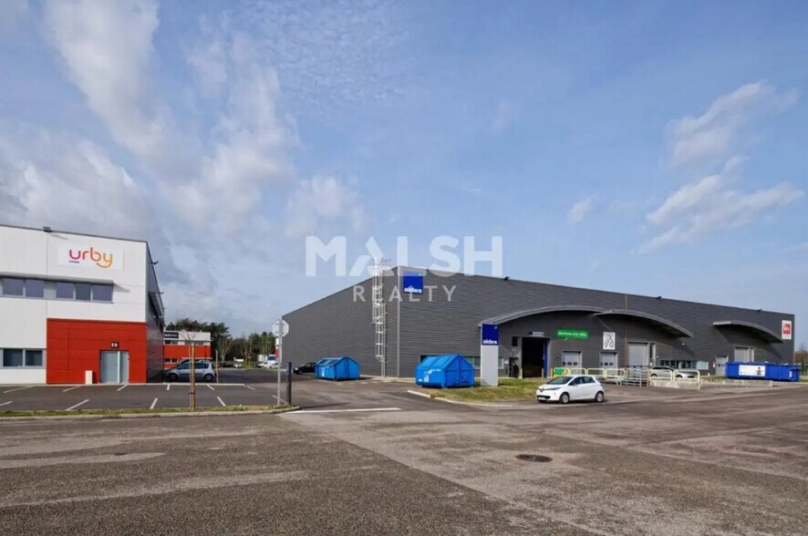 Flex dans Saint-Priest à louer - Photo du bâtiment - Image 2 de 5