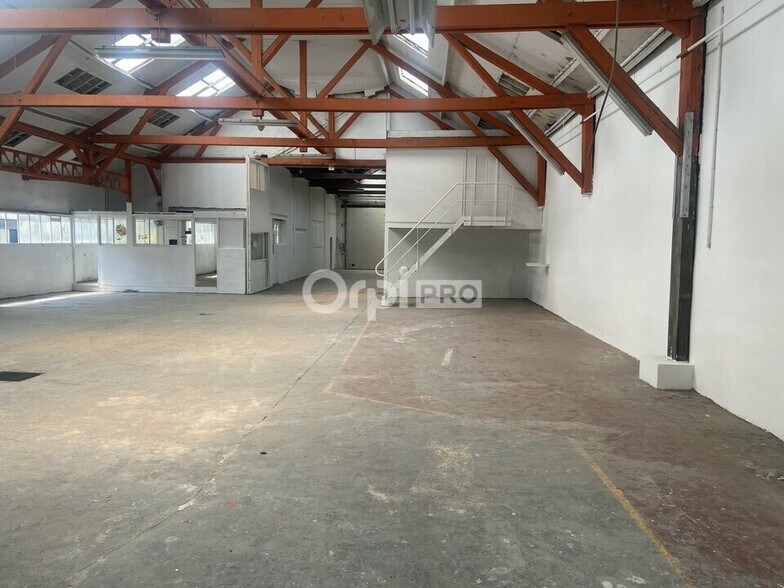 Flex in Le Havre for lease - Interior Photo - Image 3 of 7