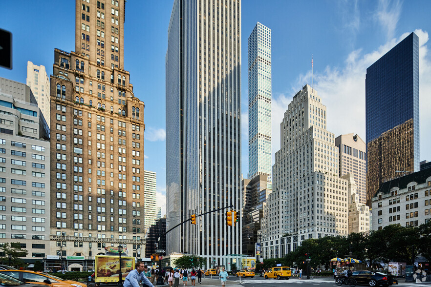 767 Fifth Ave, New York, NY à louer - Photo du bâtiment - Image 2 de 5