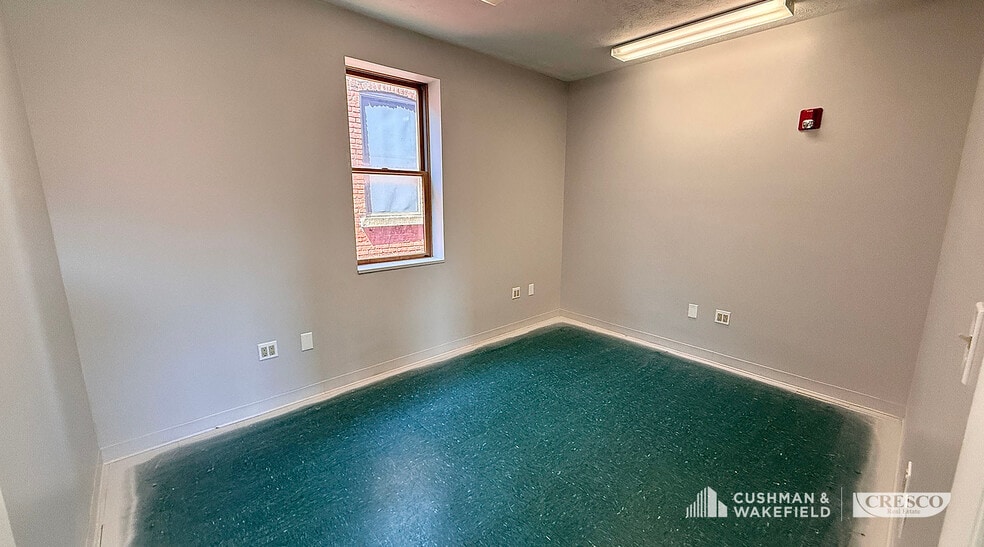 4732-4734 Lorain Ave, Cleveland, OH for lease - Building Photo - Image 3 of 6