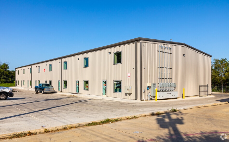 4603 N Stahl Park, San Antonio, TX for lease - Primary Photo - Image 1 of 5