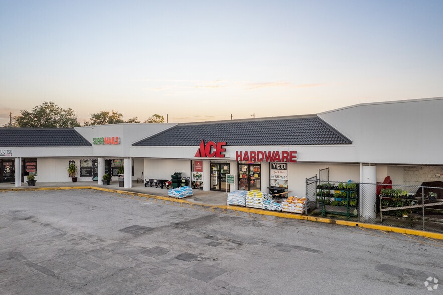 81-125 Geneva Dr, Oviedo, FL for lease - Building Photo - Image 1 of 5