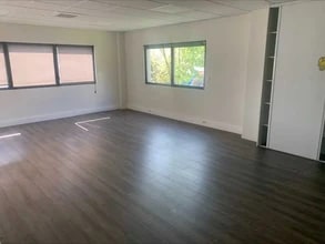 8-10 Rue Jacquard, Chassieu for lease Interior Photo- Image 2 of 6