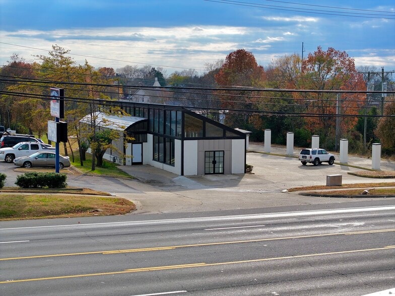 669 W Main St, Hendersonville, TN for sale - Primary Photo - Image 1 of 7