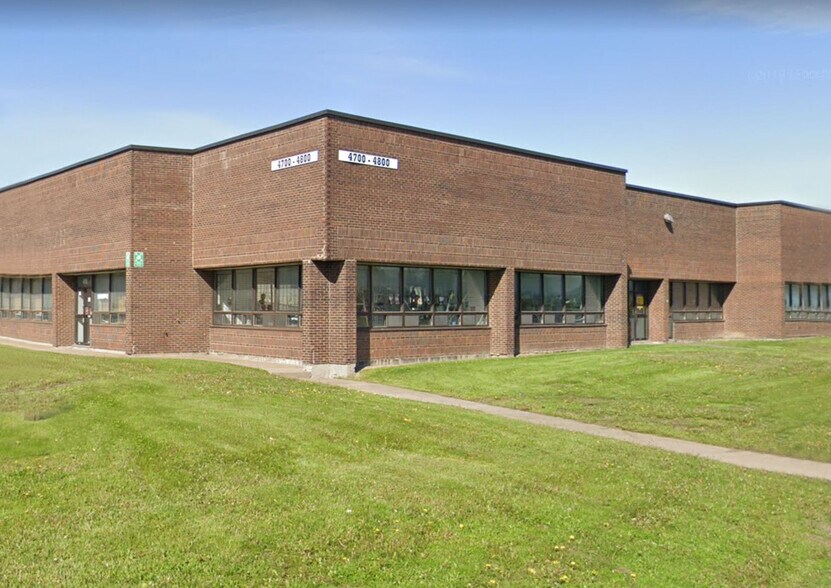 4700-4800 Boul Thimens, Montréal, QC à louer - Photo du bâtiment - Image 3 de 3