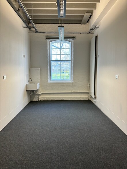 The Historic Dockyard, Chatham for lease - Interior Photo - Image 3 of 6