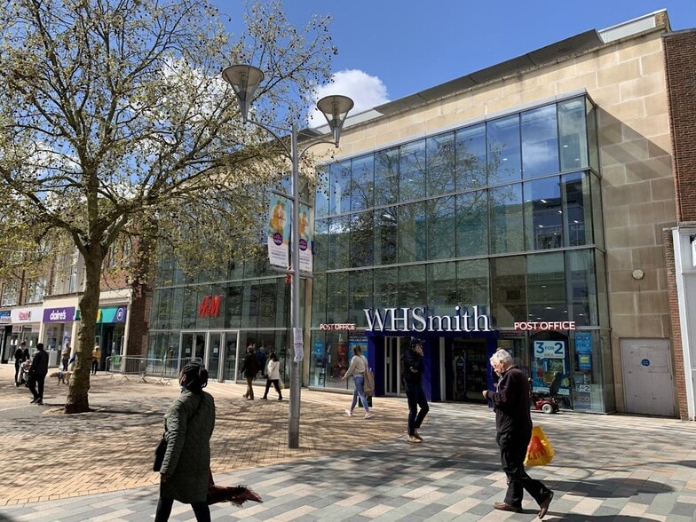 75 High St, Chelmsford for lease - Building Photo - Image 2 of 2