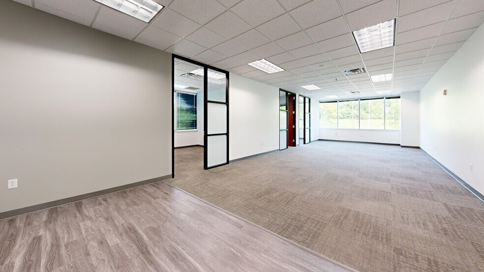 Dual Class A Offices w/ Strong Upside portefeuille de 2 propriétés à vendre sur LoopNet.ca - Numérisation 3D de Matterport - Image 3 de 46