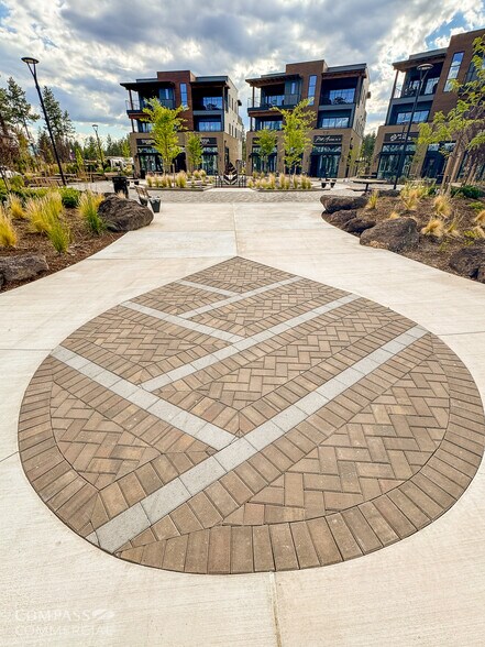 NW Skyline Ranch Rd, Bend, OR à louer - Photo du bâtiment - Image 2 de 7