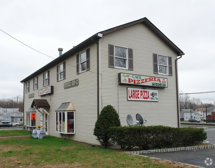 159 Main St, East Brunswick, NJ à vendre - Photo principale - Image 2 de 21