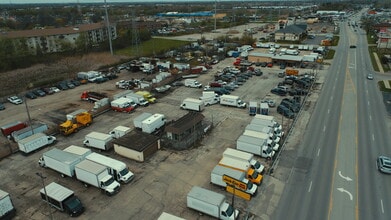 712 S Green Bay Rd, Waukegan, IL for lease Building Photo- Image 1 of 4