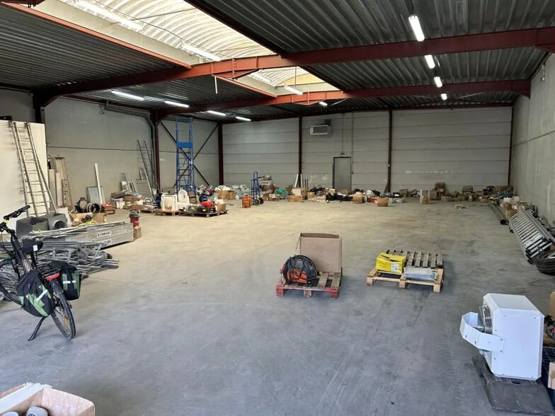 Office in Seclin for lease - Interior Photo - Image 2 of 4