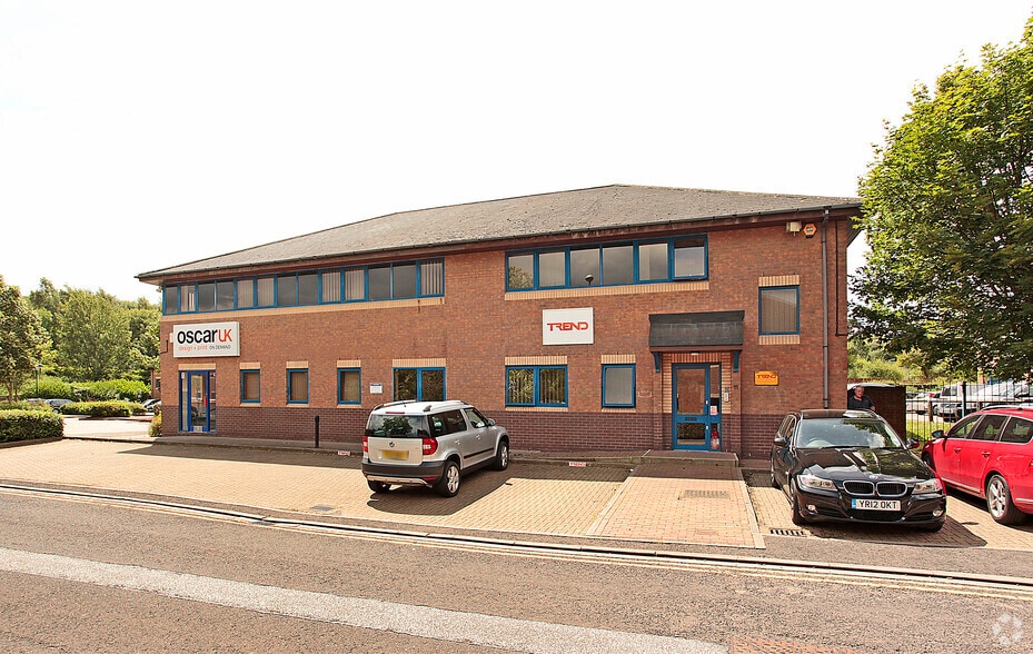 10-11 Royds Hall Rd, Leeds à louer - Photo du bâtiment - Image 3 de 5