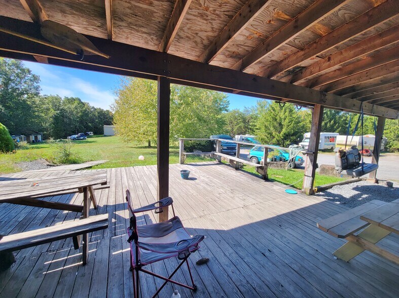 414 Milroy Grose, Lansing, WV à vendre - Photo du bâtiment - Image 3 de 34