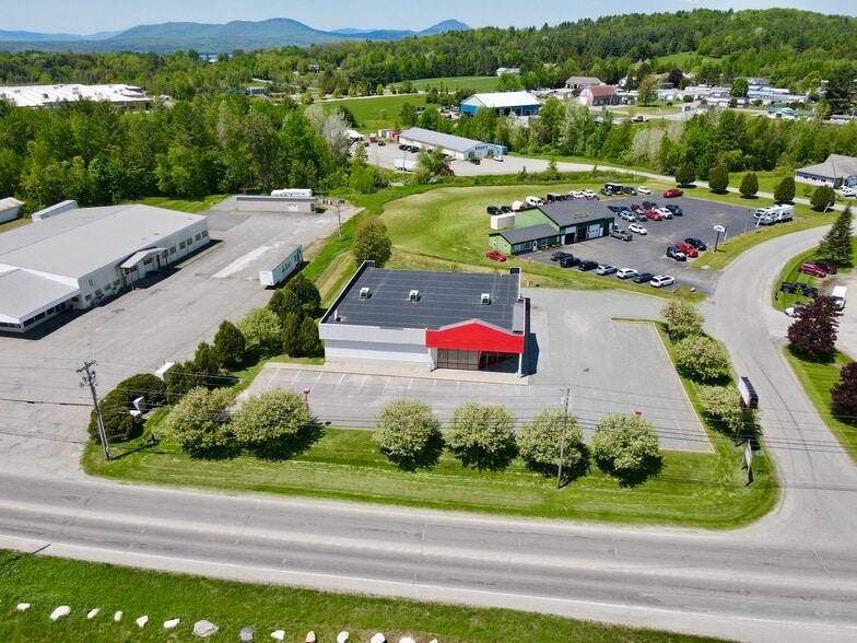 108 Community Dr, Newport, VT for sale - Building Photo - Image 2 of 20