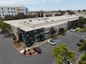 25821 Industrial Blvd, Hayward, CA à louer Aérien- Image 1 de 5