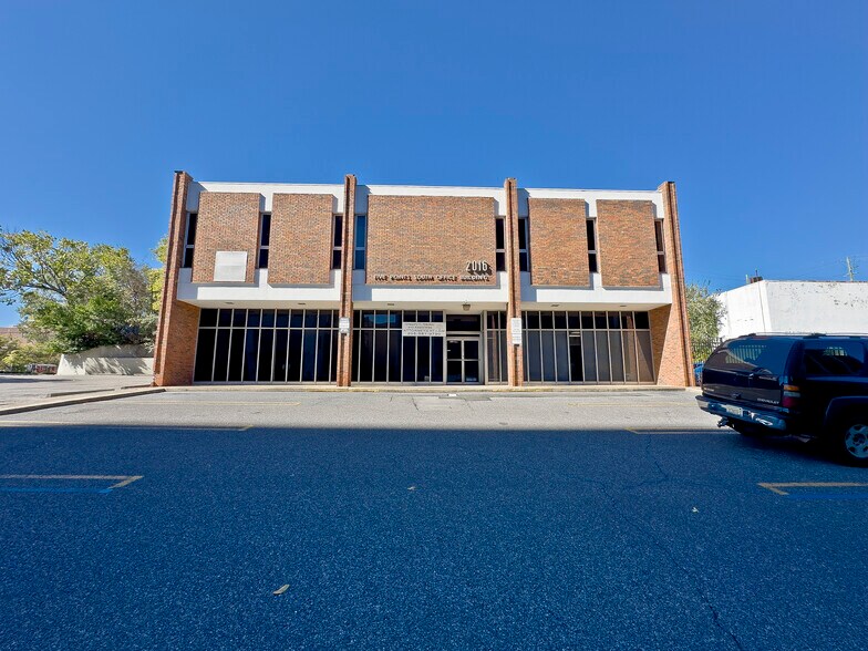 2016 10th Ave S, Birmingham, AL à louer - Photo du bâtiment - Image 1 de 17