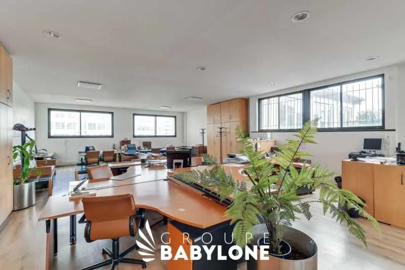 9-11 Rue Louvain, Courbevoie for sale - Building Photo - Image 3 of 6