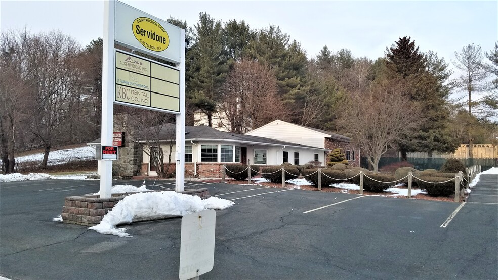 1364 US-9, Castleton On Hudson, NY for sale - Building Photo - Image 1 of 1