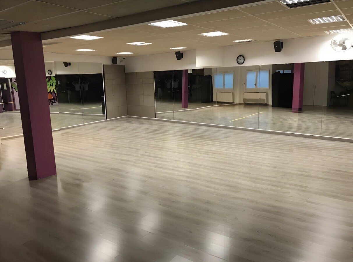 Cornellà de Llobregat, BAR 08940 - Unit 1 - - Interior Photo - Image 1 of 3