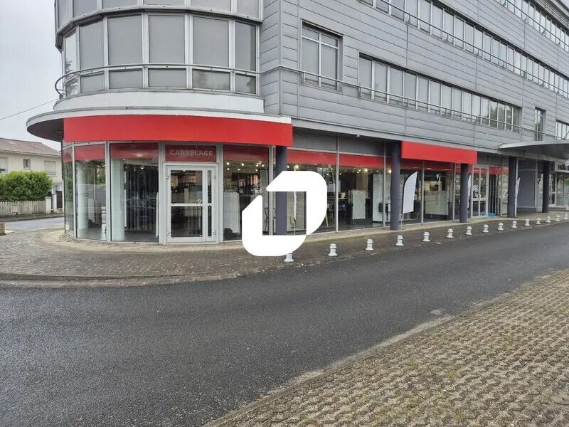 Retail in Mérignac for lease Building Photo- Image 1 of 10