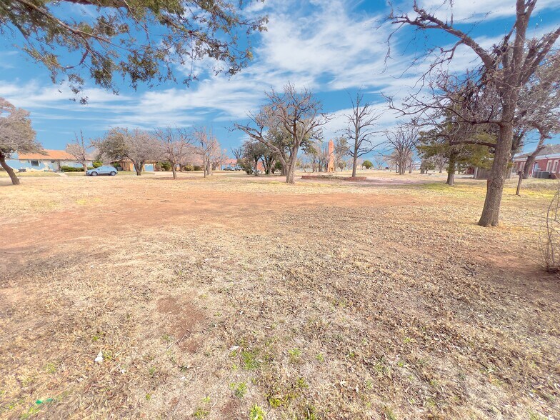 1015 E Broadway St, Altus, OK à vendre - Photo du bâtiment - Image 2 de 14