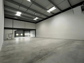 24 Avenue Paul Maintenant, Corbeil-Essonnes for lease Interior Photo- Image 2 of 7