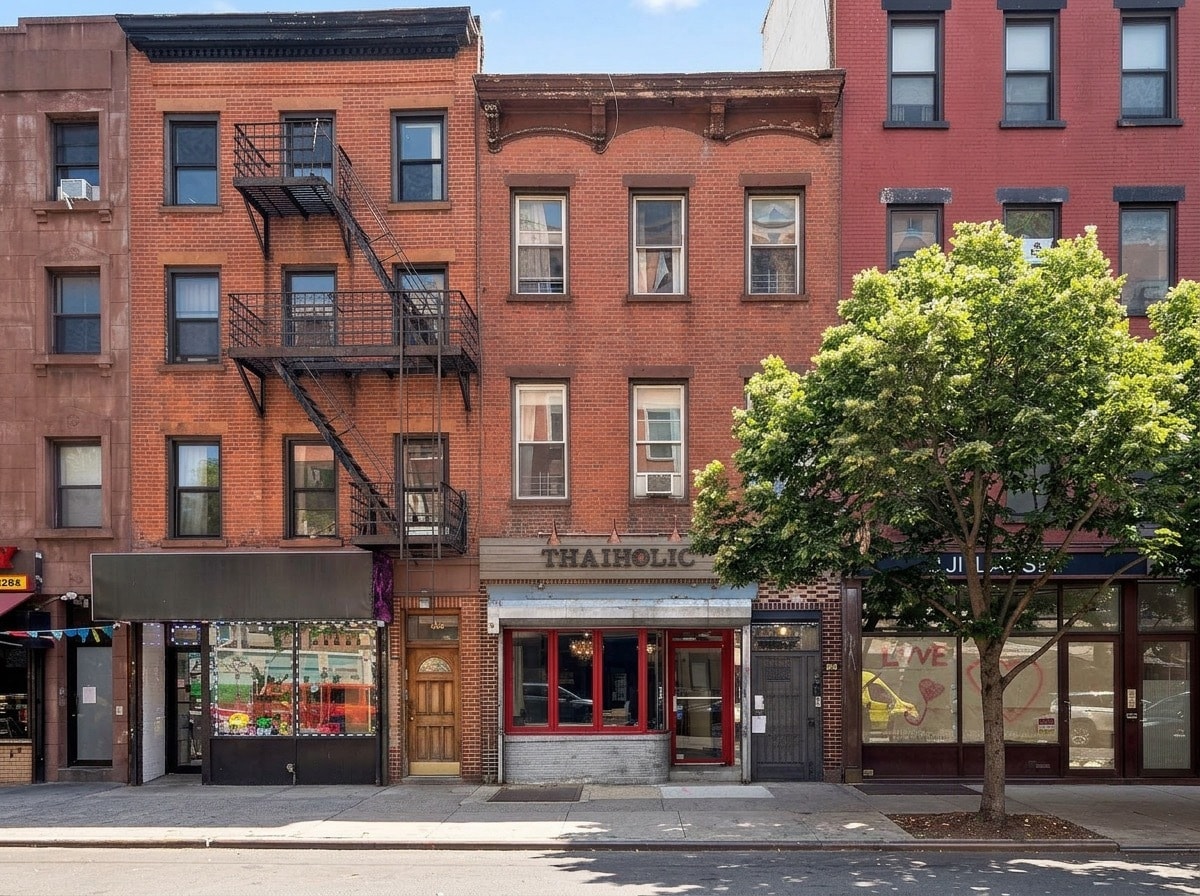 372 Myrtle Ave, Brooklyn, NY for lease Building Photo- Image 1 of 11