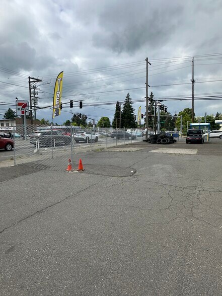 520 SE 148th Ave, Portland, OR à vendre - Photo du bâtiment - Image 3 de 8