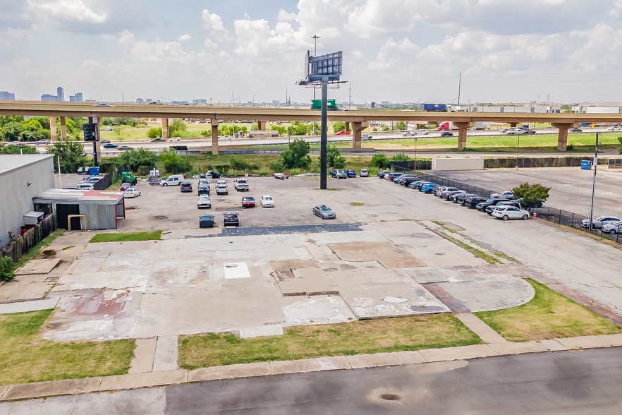 10945 Composite Dr, Dallas, TX for sale - Building Photo - Image 2 of 6