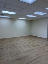 303 SW 18th St, Bentonville, AR for lease Interior Photo- Image 1 of 5