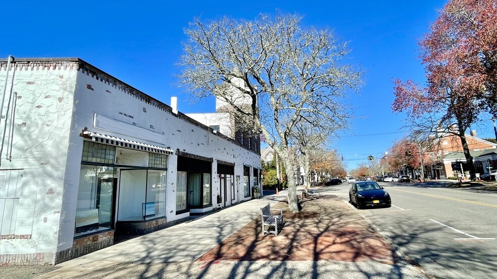 11 S Main St, Southampton, NY for lease - Building Photo - Image 2 of 3