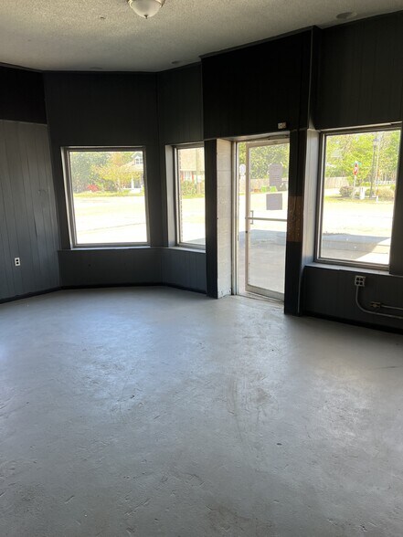 64 Main & Highway 64B, Crawfordsville, AR à vendre - Photo intérieure - Image 2 de 4