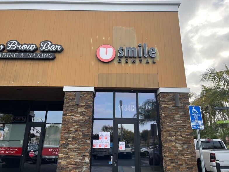 1134 N State College Blvd, Anaheim, CA à louer - Photo du bâtiment - Image 3 de 3