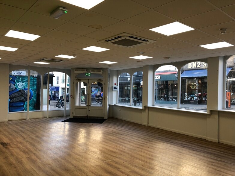 115 St James's St, Brighton for lease - Interior Photo - Image 2 of 9