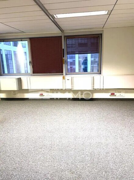 Bureau dans Noisy-le-Grand à louer - Photo du bâtiment - Image 3 de 9