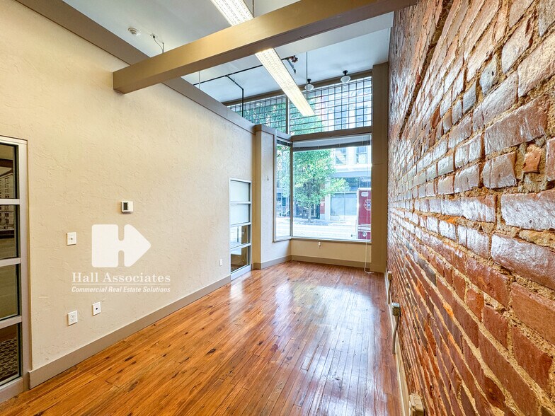 108 Campbell Ave SW, Roanoke, VA à vendre - Photo du bâtiment - Image 3 de 25