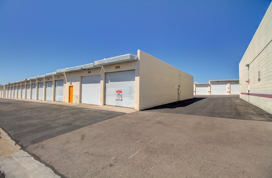 686 Wells Rd, Boulder City, NV à vendre - Photo du bâtiment - Image 2 de 8