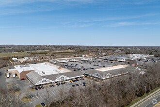 1527-2044 Montauk Hwy, Bridgehampton, NY - Aerial  map view