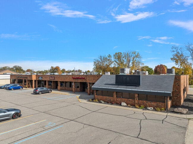 More details for 41560-41660 Garfield Rd, Clinton Township, MI - Retail for Sale