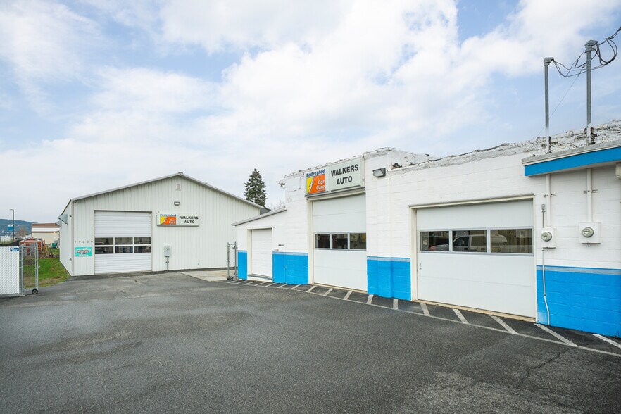 19011 E Appleway Ave, Greenacres, WA à vendre - Photo du bâtiment - Image 3 de 29