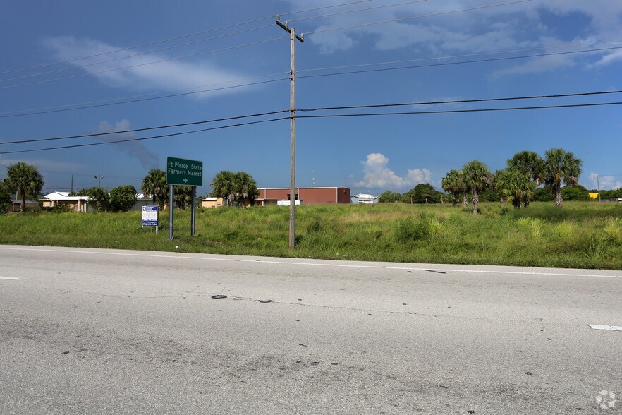 3419 S US Highway 1, Fort Pierce, FL à vendre - Photo du bâtiment - Image 3 de 9