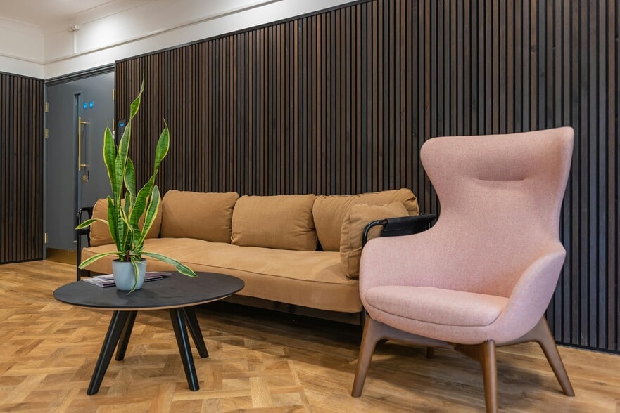 Greenways Business Park, Chippenham à louer - Hall d’entrée - Image 3 de 7