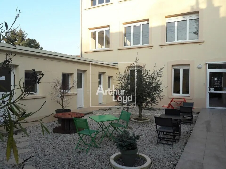 Office in Melun for sale Building Photo- Image 1 of 4