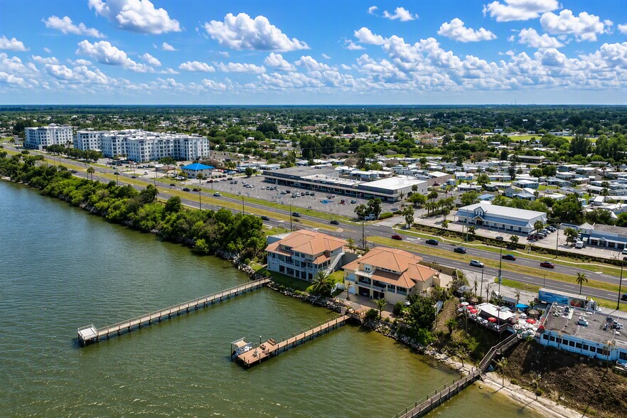 4500 NE Dixie Hwy, Palm Bay, FL for lease - Building Photo - Image 3 of 3