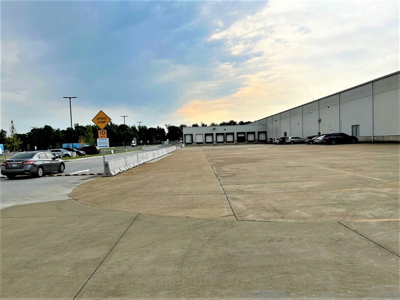 419 S Lincoln St, Lowell, AR for lease - Building Photo - Image 3 of 18